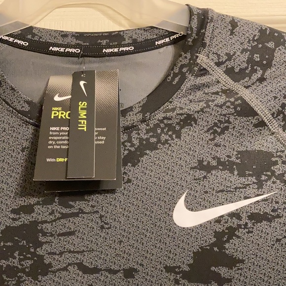 NWT Nike Pro Men’s Slim Fit Long Sleeve AOP Camo - Black/grey - Picture 10 of 13